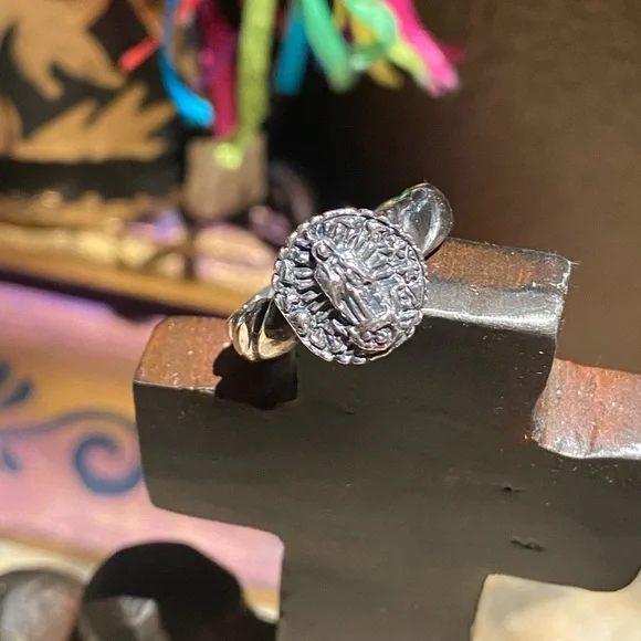 Dian Malouf Virgin Mary ring - Picture 2 of 10